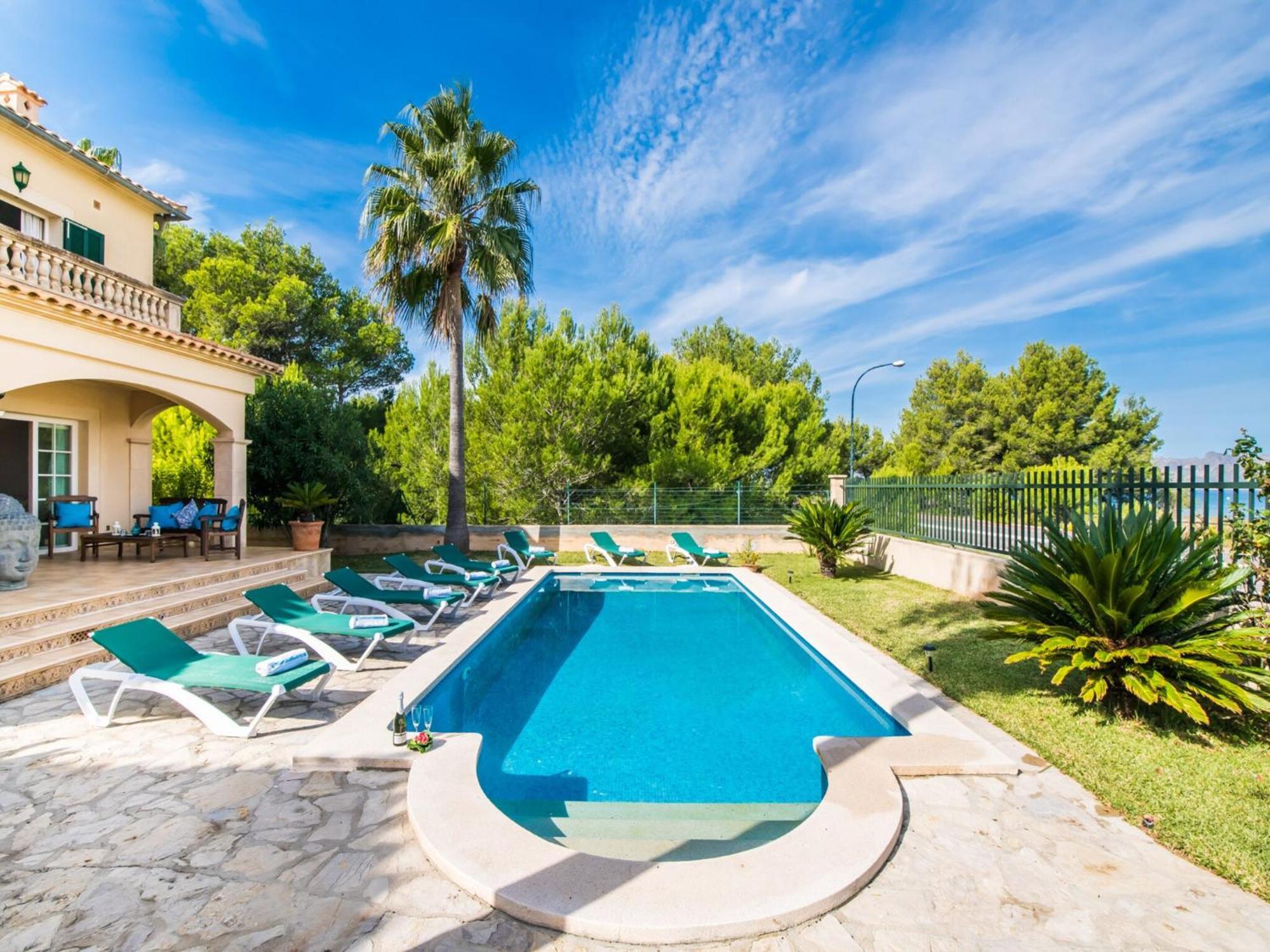 Ferienhaus Elegant With Private Pool