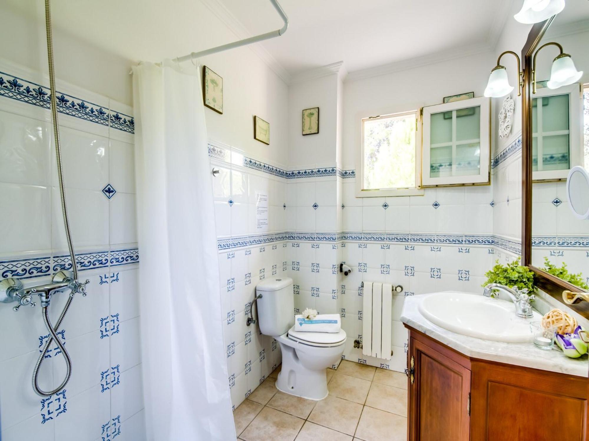 Elegant With Private Pool Ferienhaus